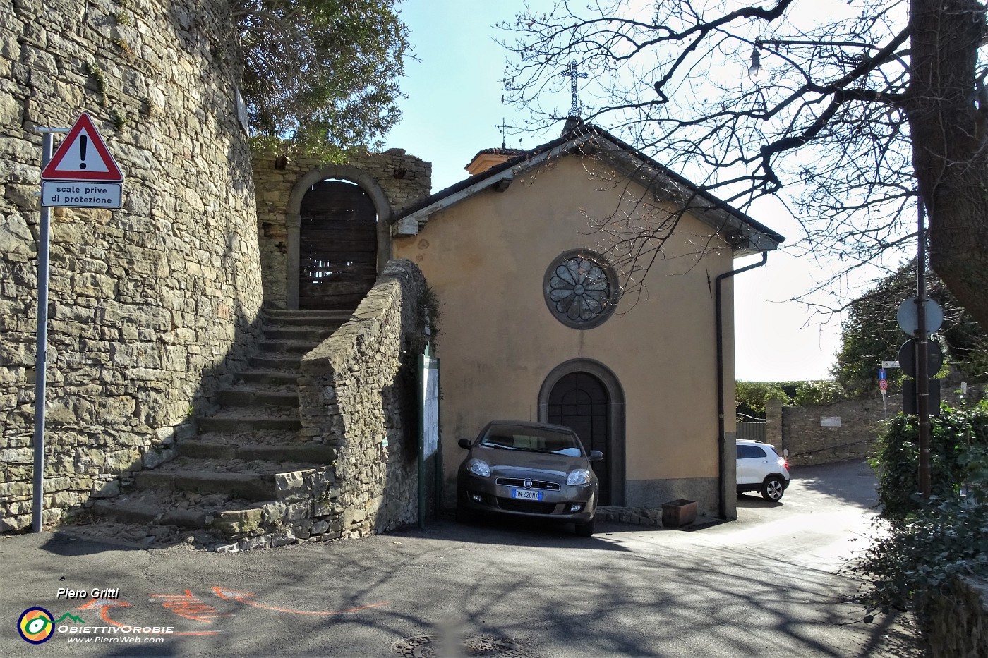 26 Alla Chiesa di San Sebastiano imbocco su scaletta la 'Via del Rione'.JPG